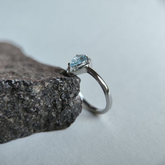 Срібна каблучка з топазом 0.938ct
