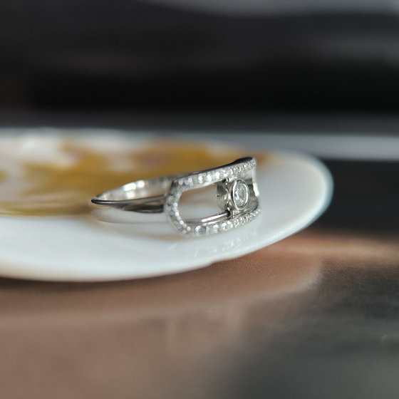 Silver ring with cubic zirconia