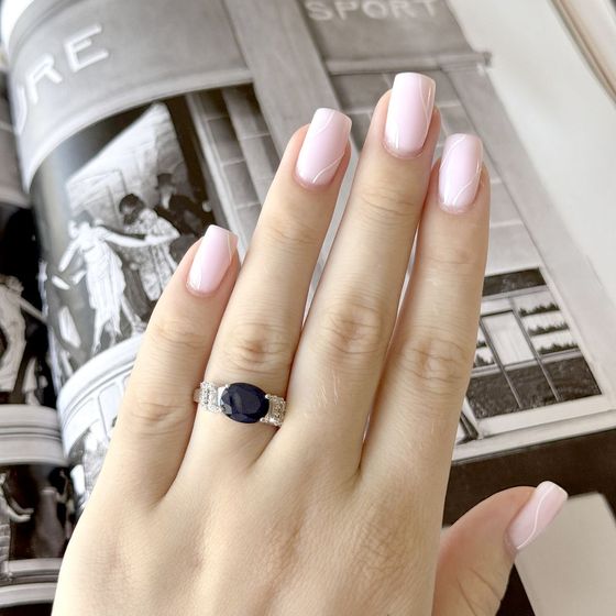 Серебряное кольцо с сапфиром 3.507ct, фианитами