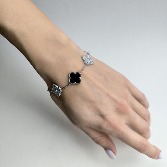 Silver bracelet with onyx