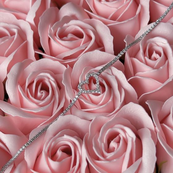 Silver bracelet with phianites