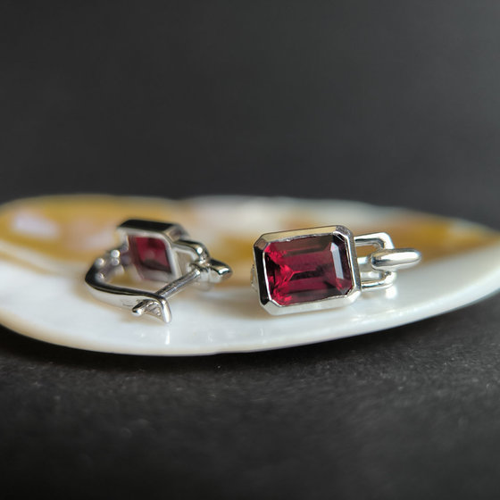 Silver Earrings with Nano Garnet 2.523ct