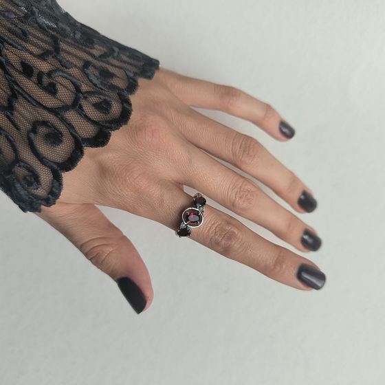 Срібна каблучка з гранатом 1.633ct