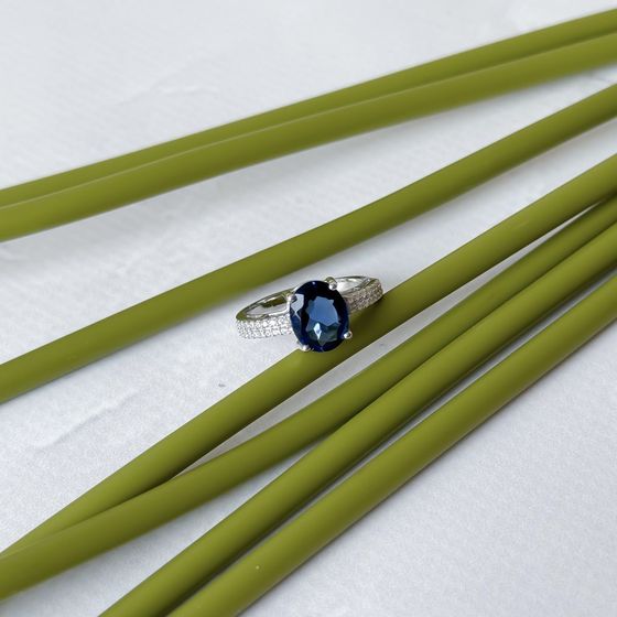 Серебряное кольцо с танзанитом nano