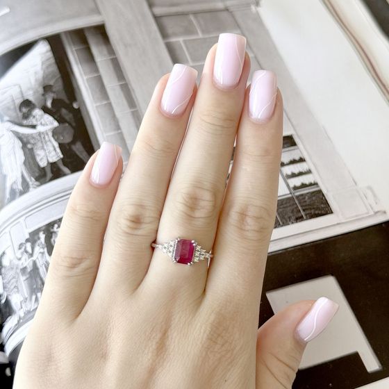 Sterling silver ring with 2.511ct ruby, phianites