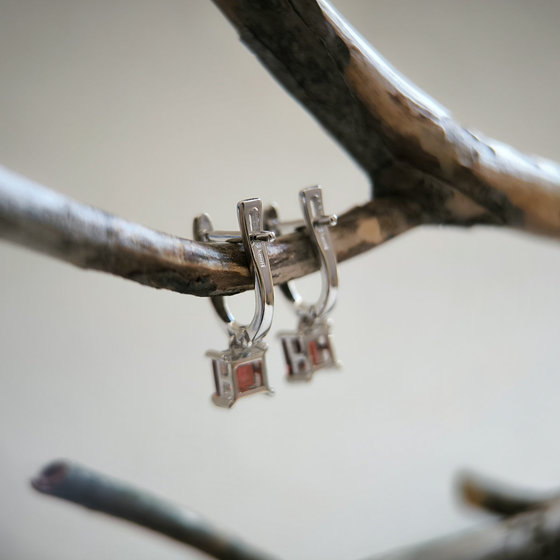 Silver earrings with garnet 1.669ct