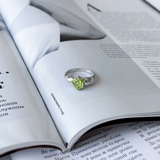 Срібна каблучка з хризолітом 2.108ct