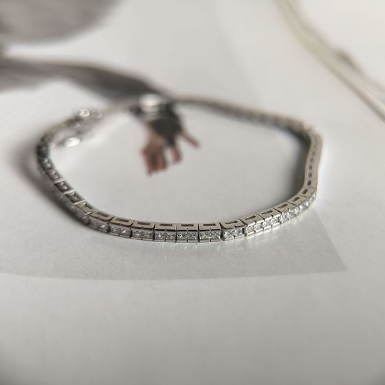 Silver bracelet with phianites