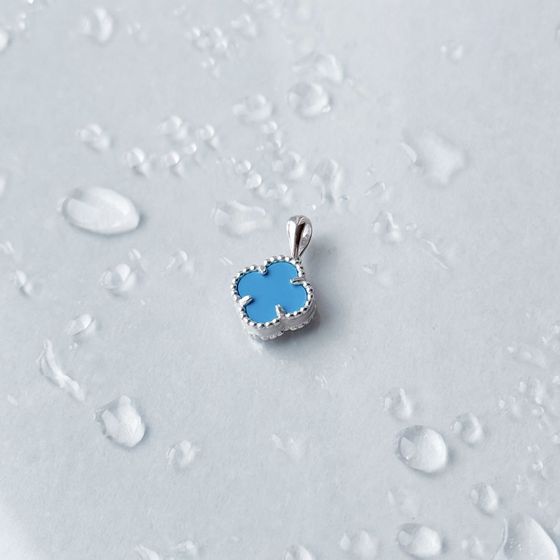 Silver pendant with turquoise
