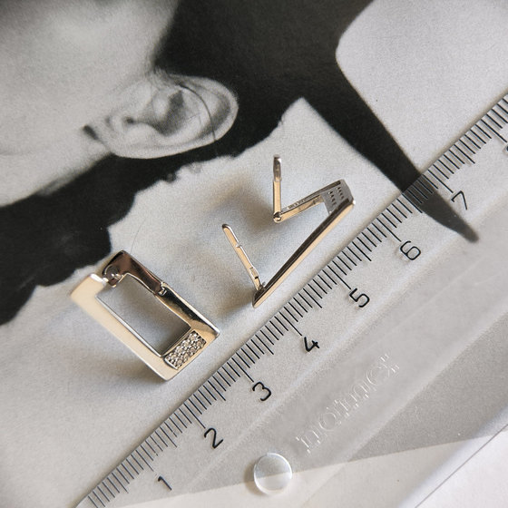 Silver earrings with cubic zirconia