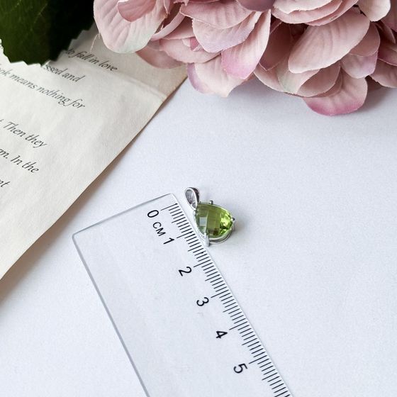 Серебряная подвеска с хризолітом 4.275ct