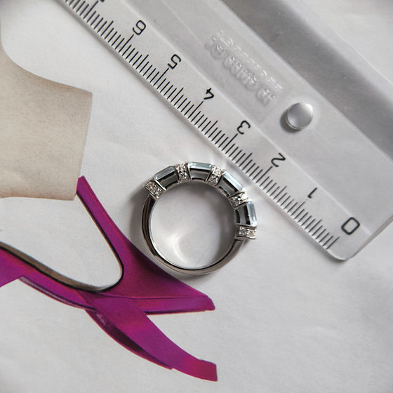 Срібне кільце з топазом 2.27ct, фіанітами