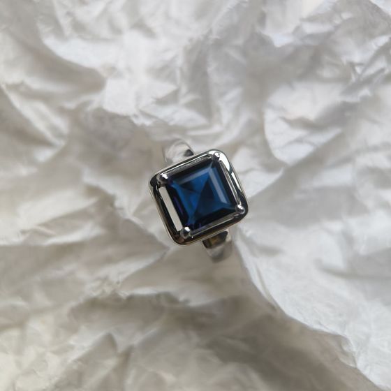 Срібна каблучка із сапфіром nano 1.975ct