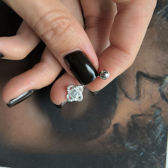 Silver piercing with phianites