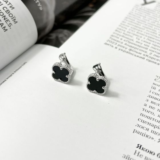 Срібні сережки з оніксом