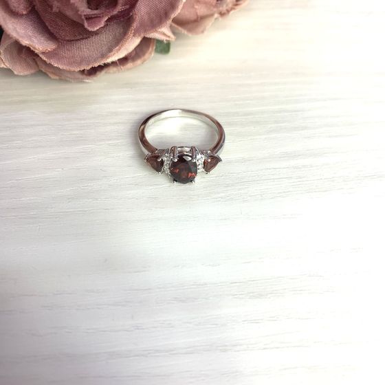 Серебряное кольцо с гранатом 2.162ct