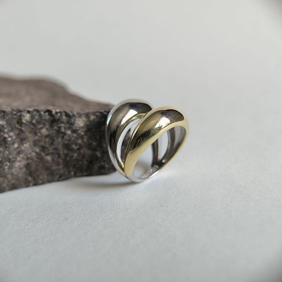 Срібна каблучка без каменів