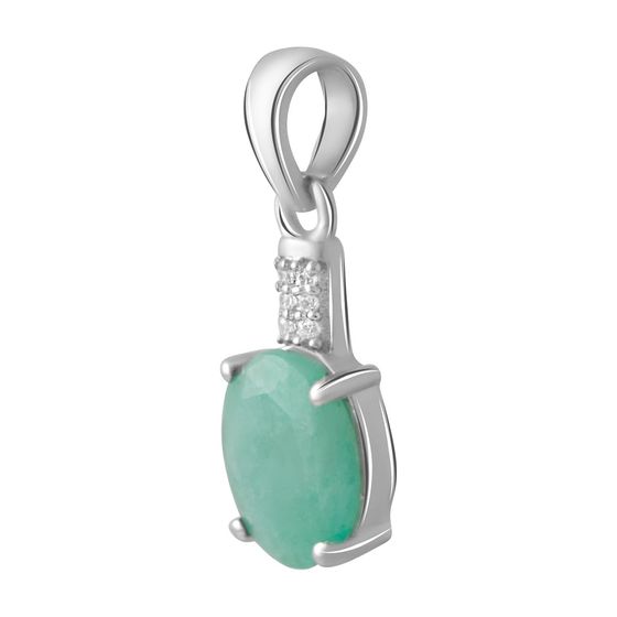 Silver pendant with a 2.616-carat emerald