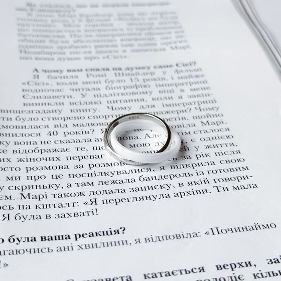Silver ring with ceramics