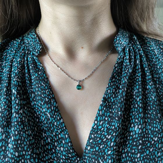 Silver pendant with phianites