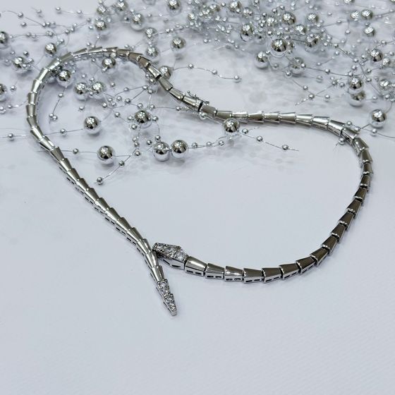 Серебряное колье с фианитами