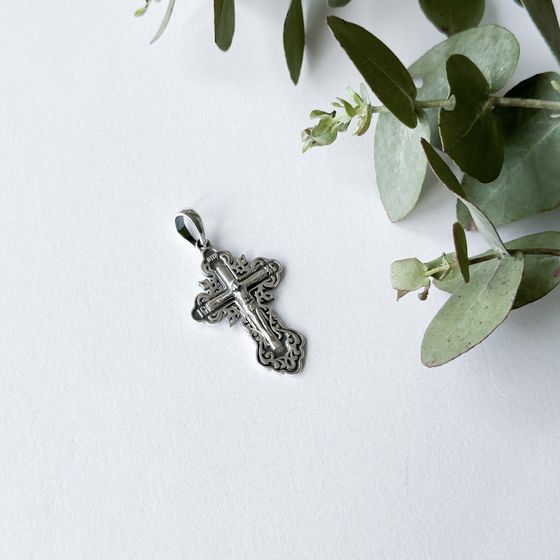 Серебряный крестик без камней