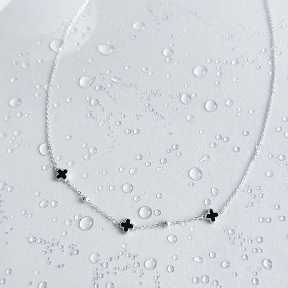 Silver necklace with yemallu