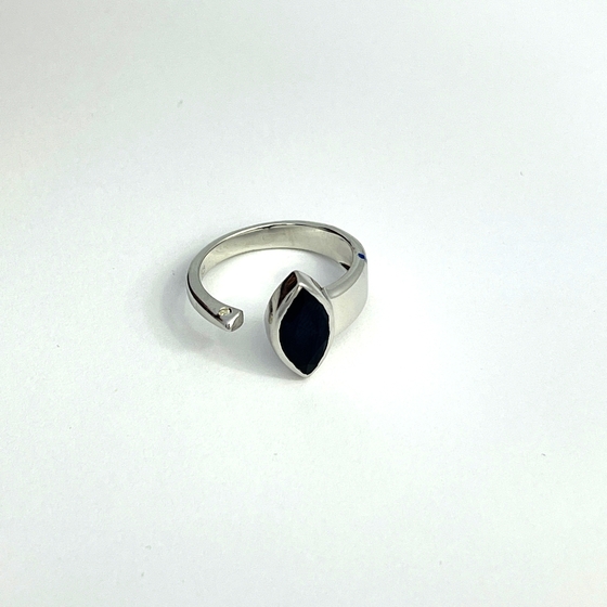 Срібна каблучка із сапфіром 1.757ct