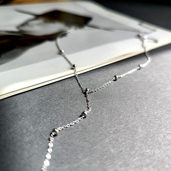 Silver necklace without stones