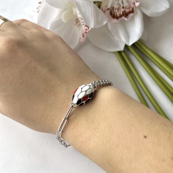 Silver bracelet with yemallu