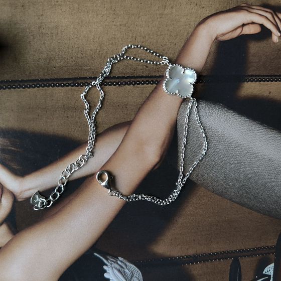 Silver bracelet with mother-of-pearl