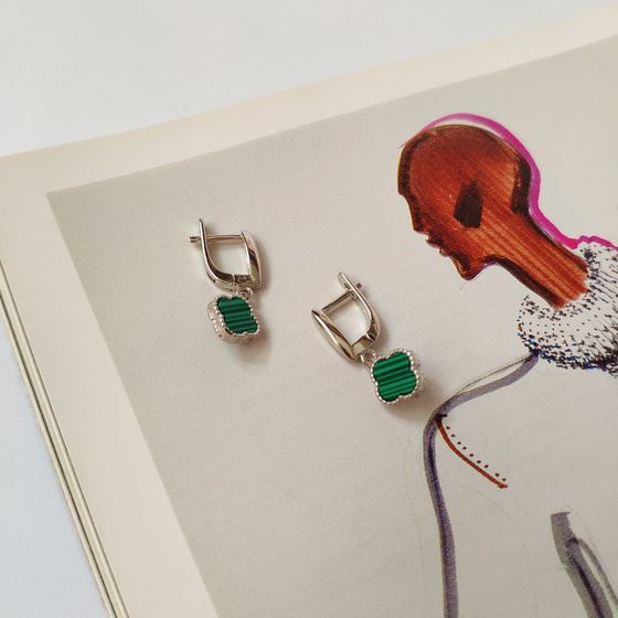 Silver earrings with malachite