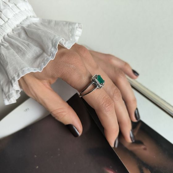 Срібна каблучка з агатом 1.209ct, фіанітами