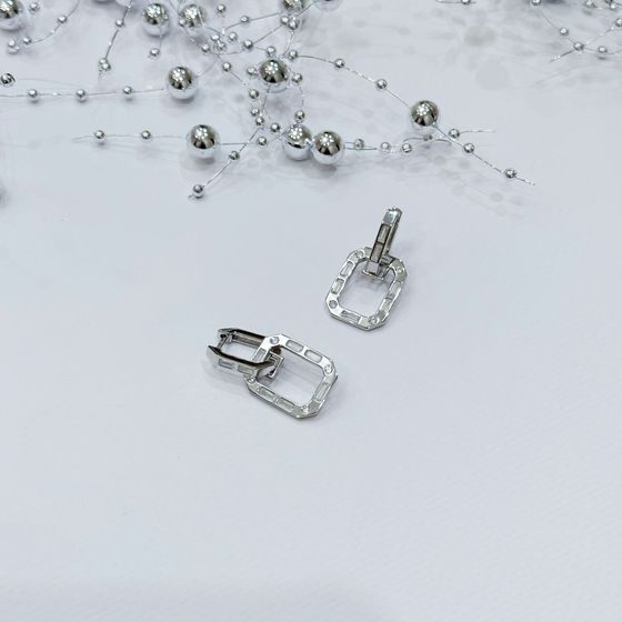 Серебряные серьги с фианитами