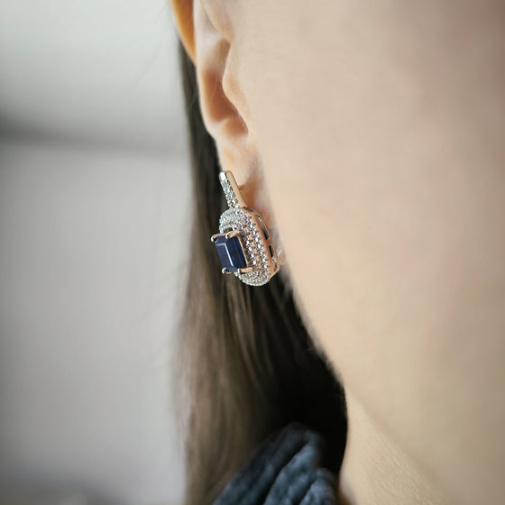 Срібні сережки з сапфіром 5.717ct, фіанітами