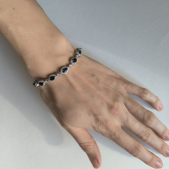 Silver bracelet with sapphire 8.982ct