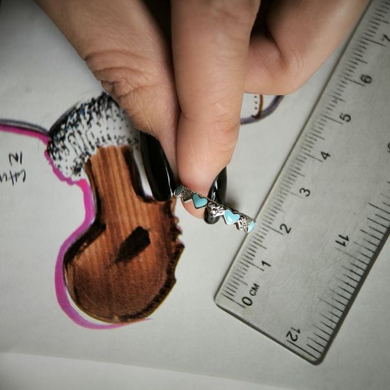 Silver ring with phianites, semallu