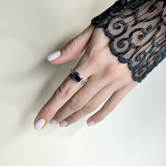 Срібна каблучка з сапфіром 1,833 карата