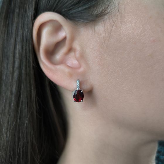 Silver earrings with garnet nano