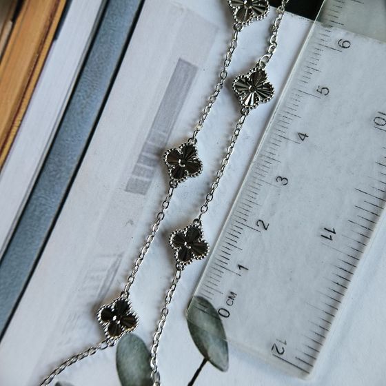 Silver necklace without stones