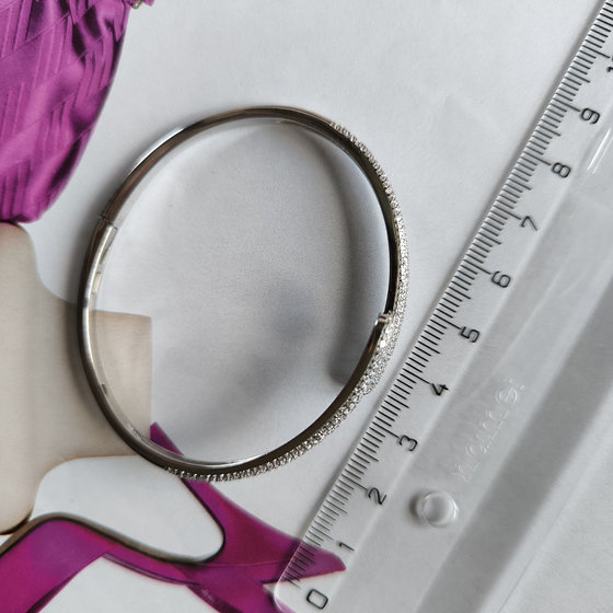 Silver bracelet with cubic zirconia