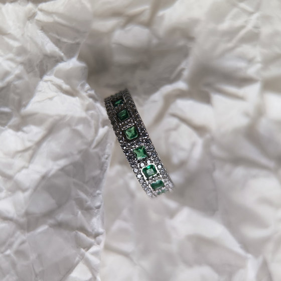 Silver ring with emerald nano 0.74ct