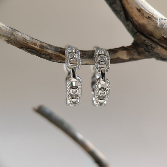 Silver earrings with cubic zirconia
