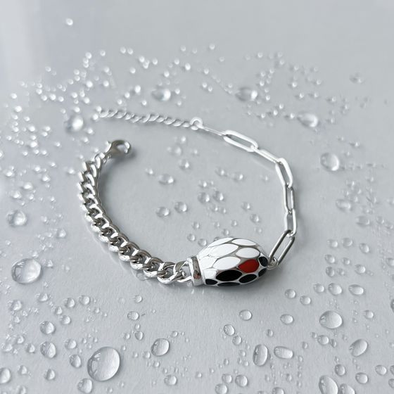 Silver bracelet with yemallu