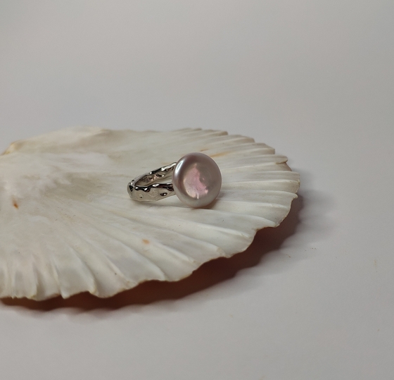 Silver ring with baroque pearls