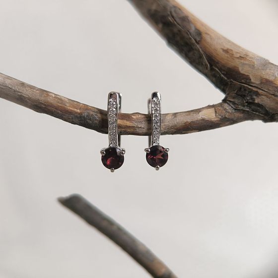 Срібні сережки з гранатом 1.411ct