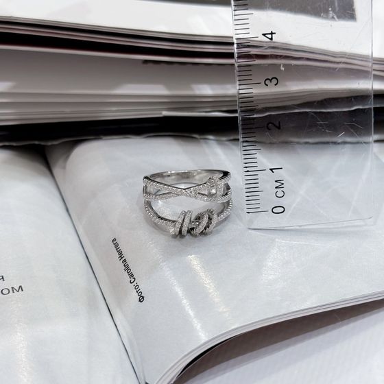 Срібна каблучка з фіанітами