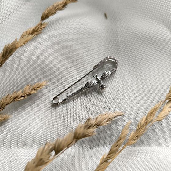 Silver pendant with phianites