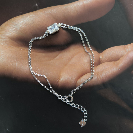 Silver bracelet with cubic zirconia