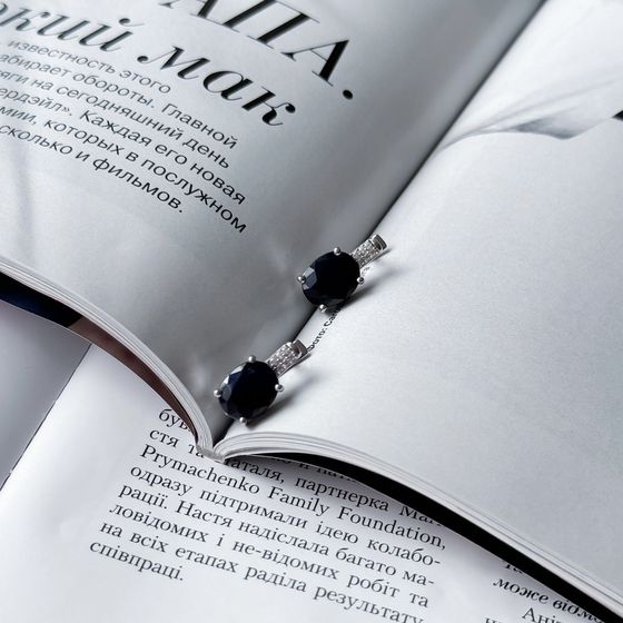 Серебряные серьги с сапфиром